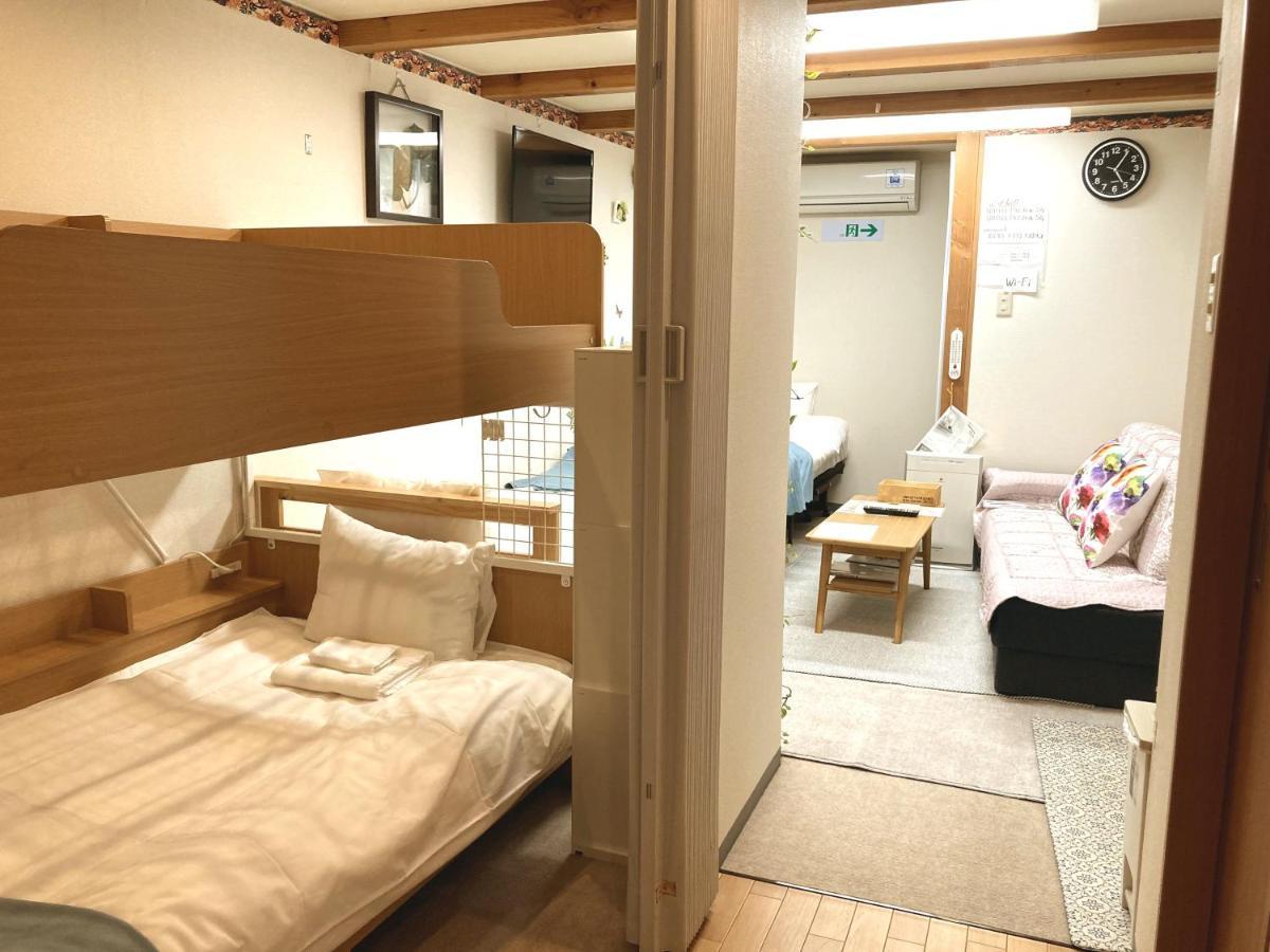 The Familiar Inn ー 旅館ホテル業 Осака Екстер'єр фото
